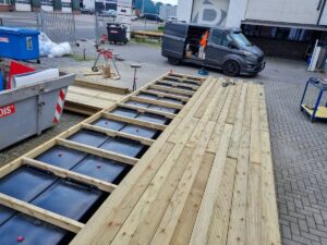 ponton maken met standaard drijvers