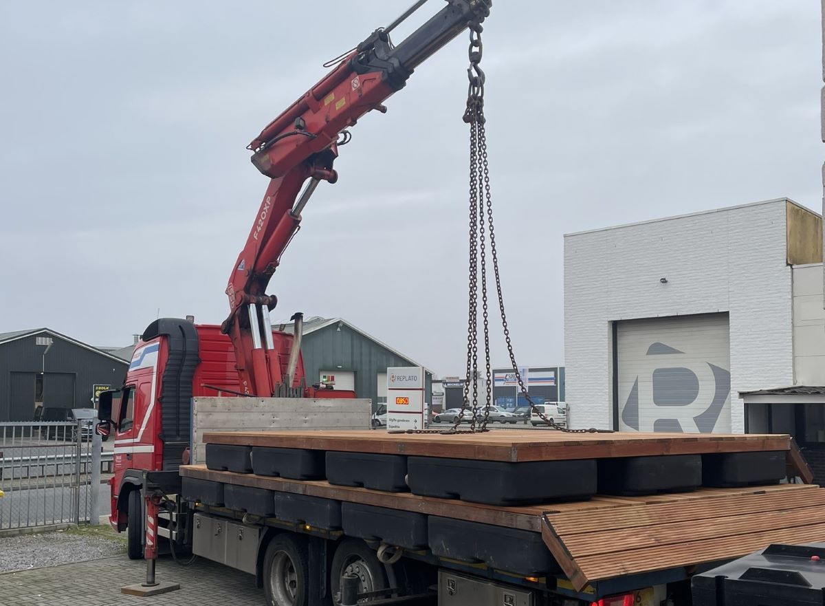 2 steigers opgeladen 2 steigers opgeladen