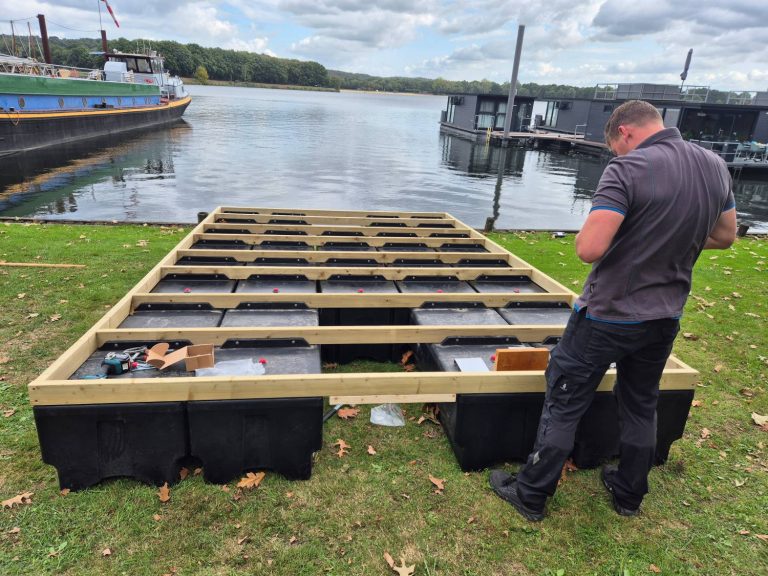 drijvend vlot maken buiten